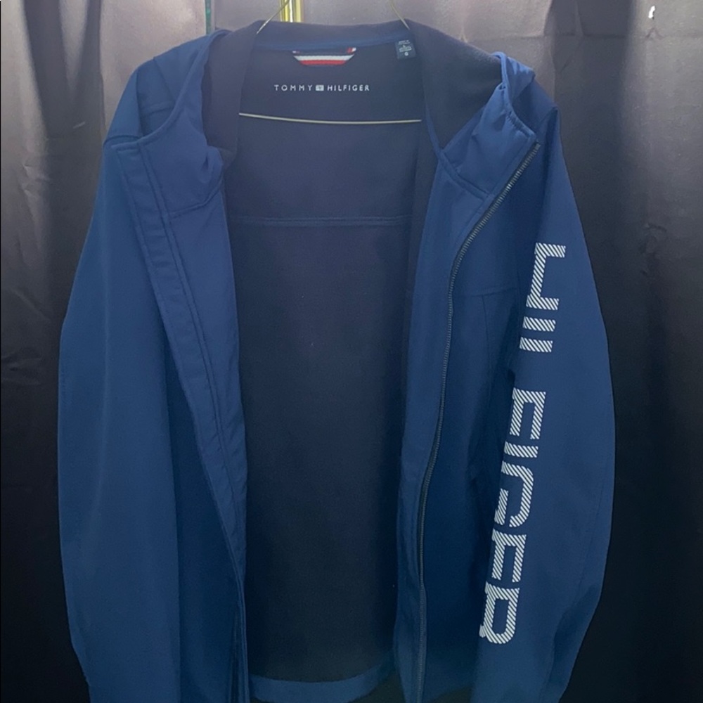 Tommy Hilfiger men’s large coat!